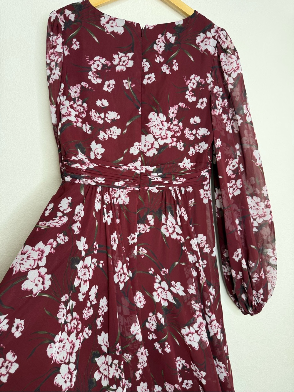 Mac Duggal Floral Chiffon Maxi
Gown Burgundy Sz 10 - Picture 16 of 16